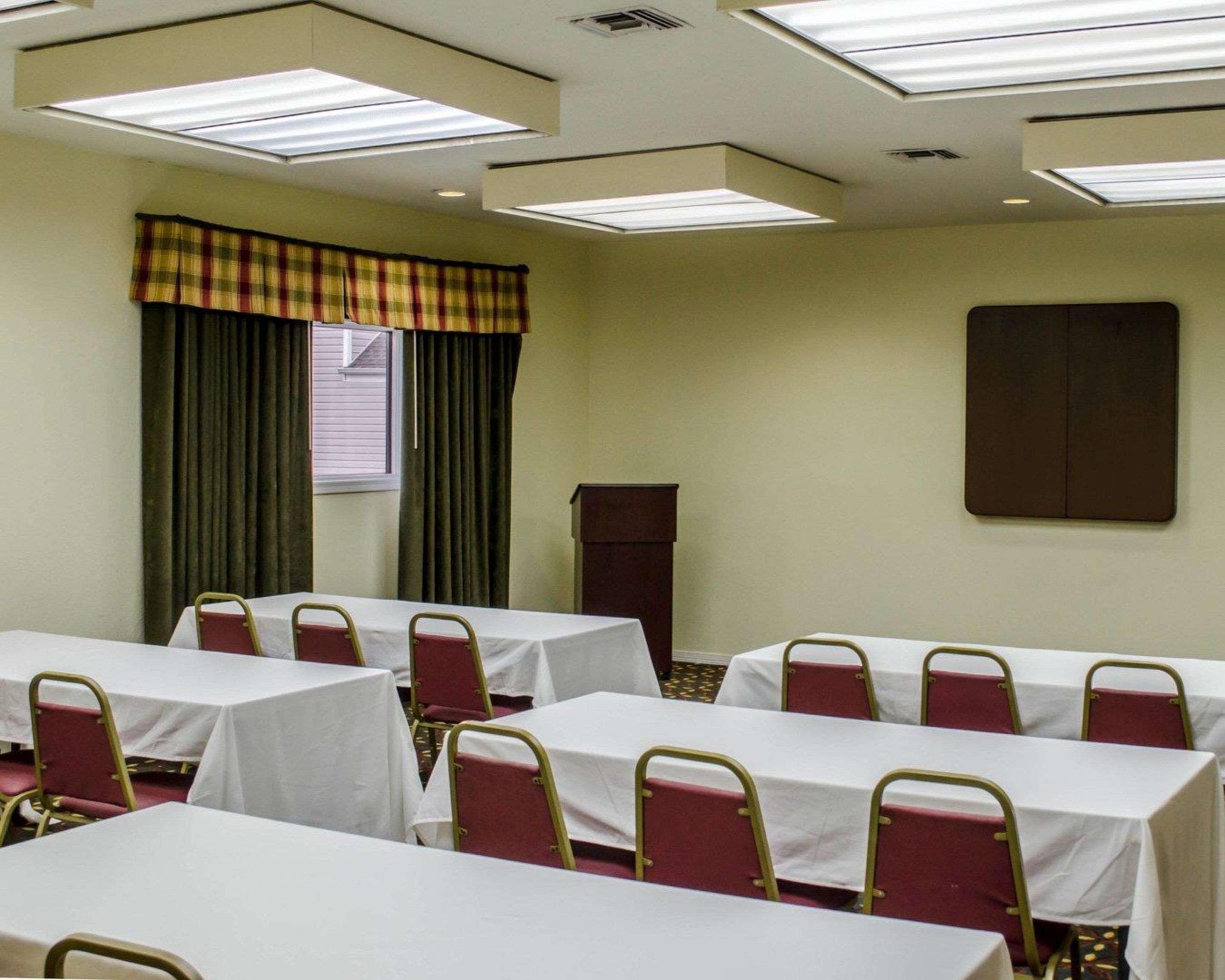 Hotel Surestay By Western Ferry Pass